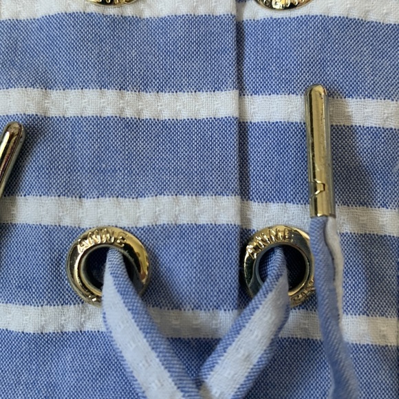 Anne Klein light blue/white seersucker lace up front sleeveless top EUC - Picture 3 of 5